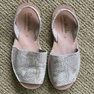 Ser Verde croc sandals - NWOT